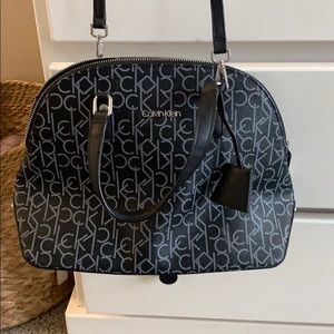 Calvin Klein shoulder purse!